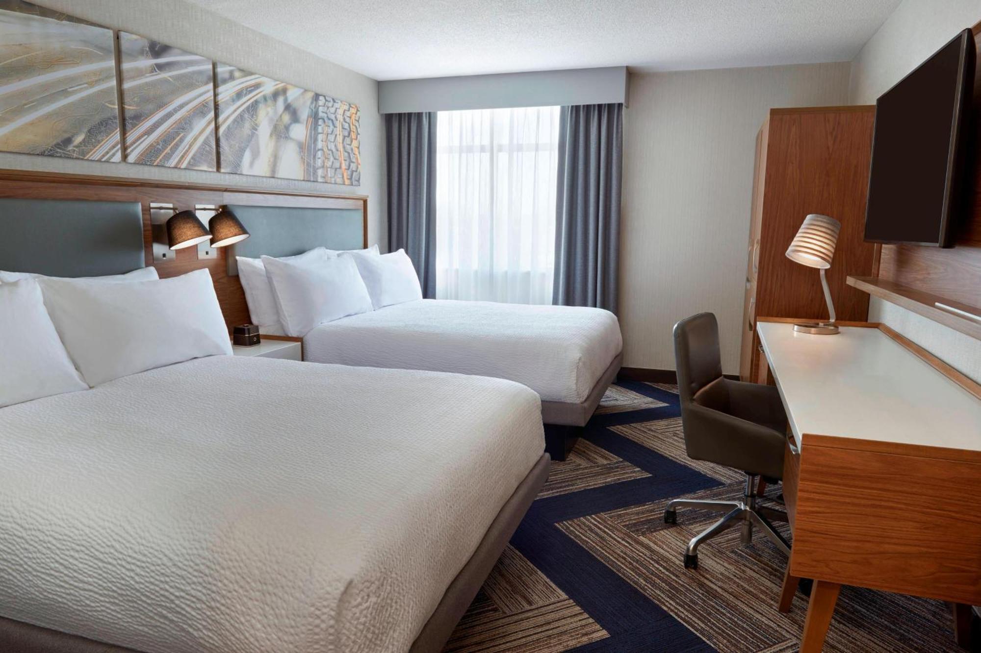 โฟร์ พอยต์ บาย เชอราตัน แฮมิลตัน - สโตนีย์ ครีก Hotel ฮามิลตัน ภายนอก รูปภาพ