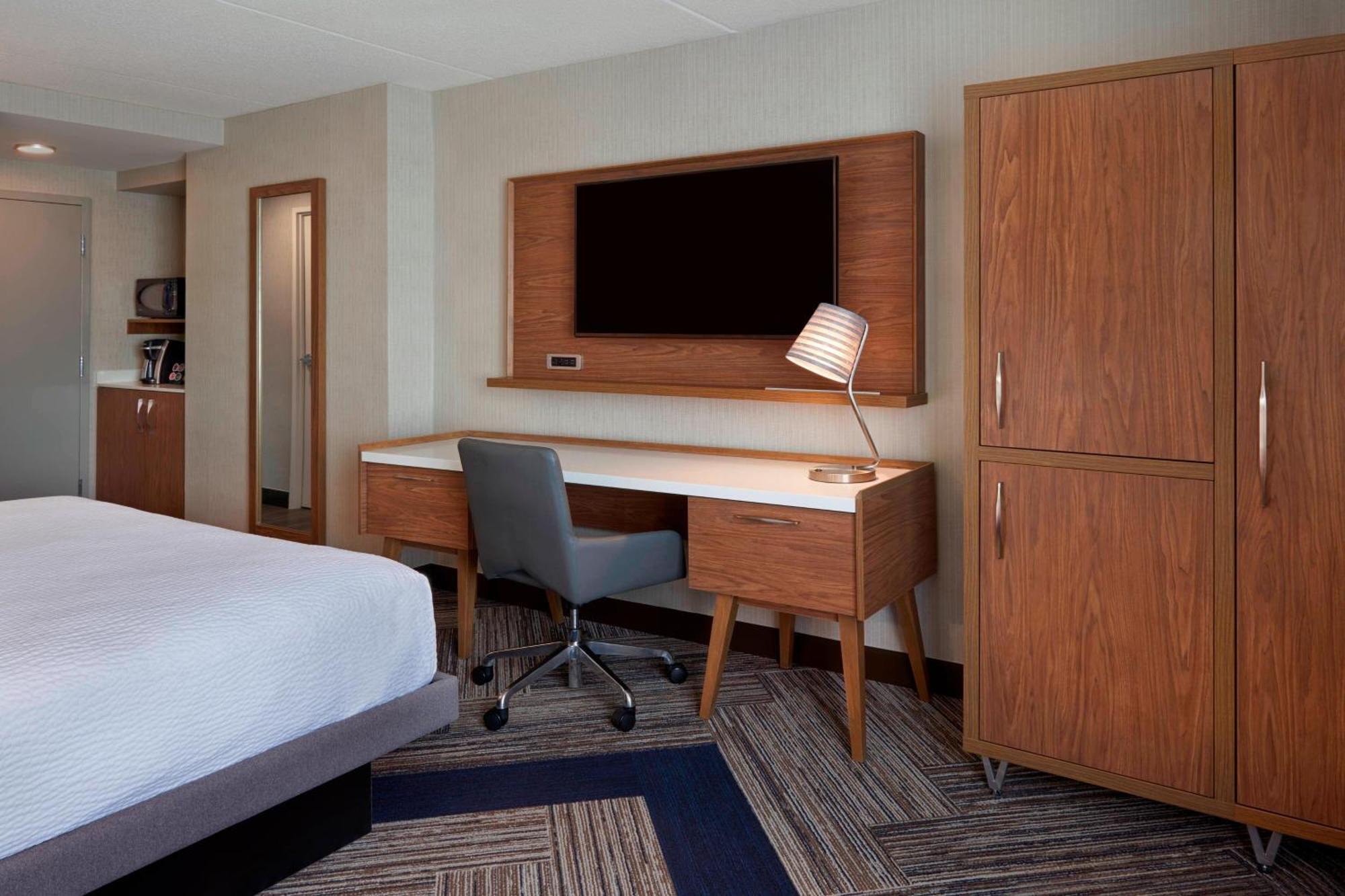 โฟร์ พอยต์ บาย เชอราตัน แฮมิลตัน - สโตนีย์ ครีก Hotel ฮามิลตัน ภายนอก รูปภาพ
