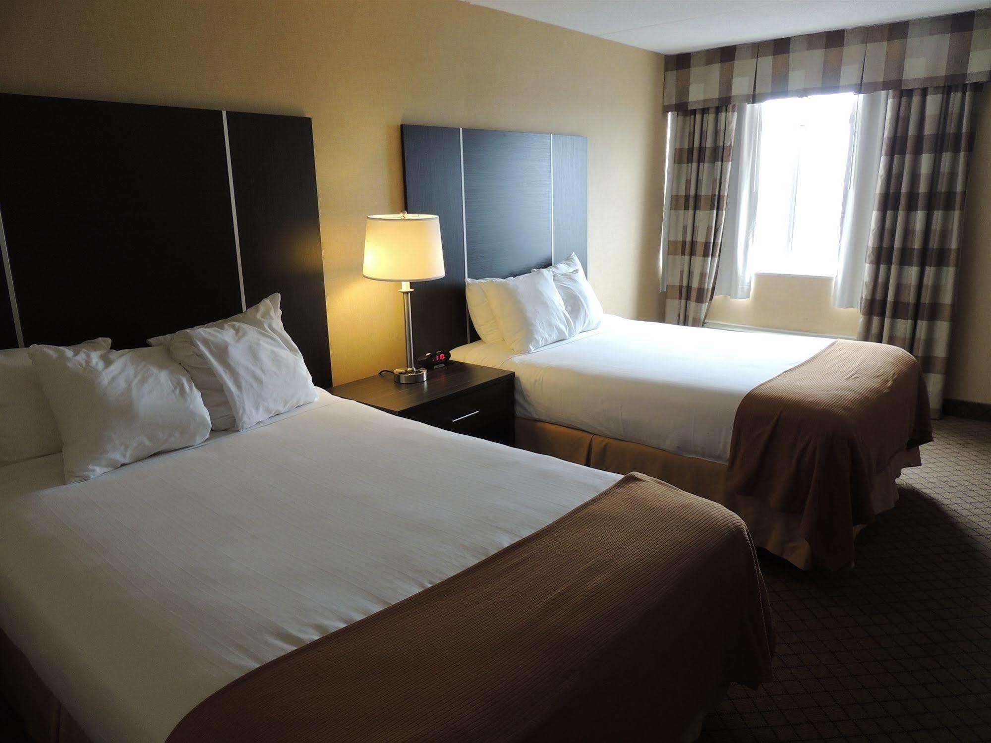โฟร์ พอยต์ บาย เชอราตัน แฮมิลตัน - สโตนีย์ ครีก Hotel ฮามิลตัน ภายนอก รูปภาพ