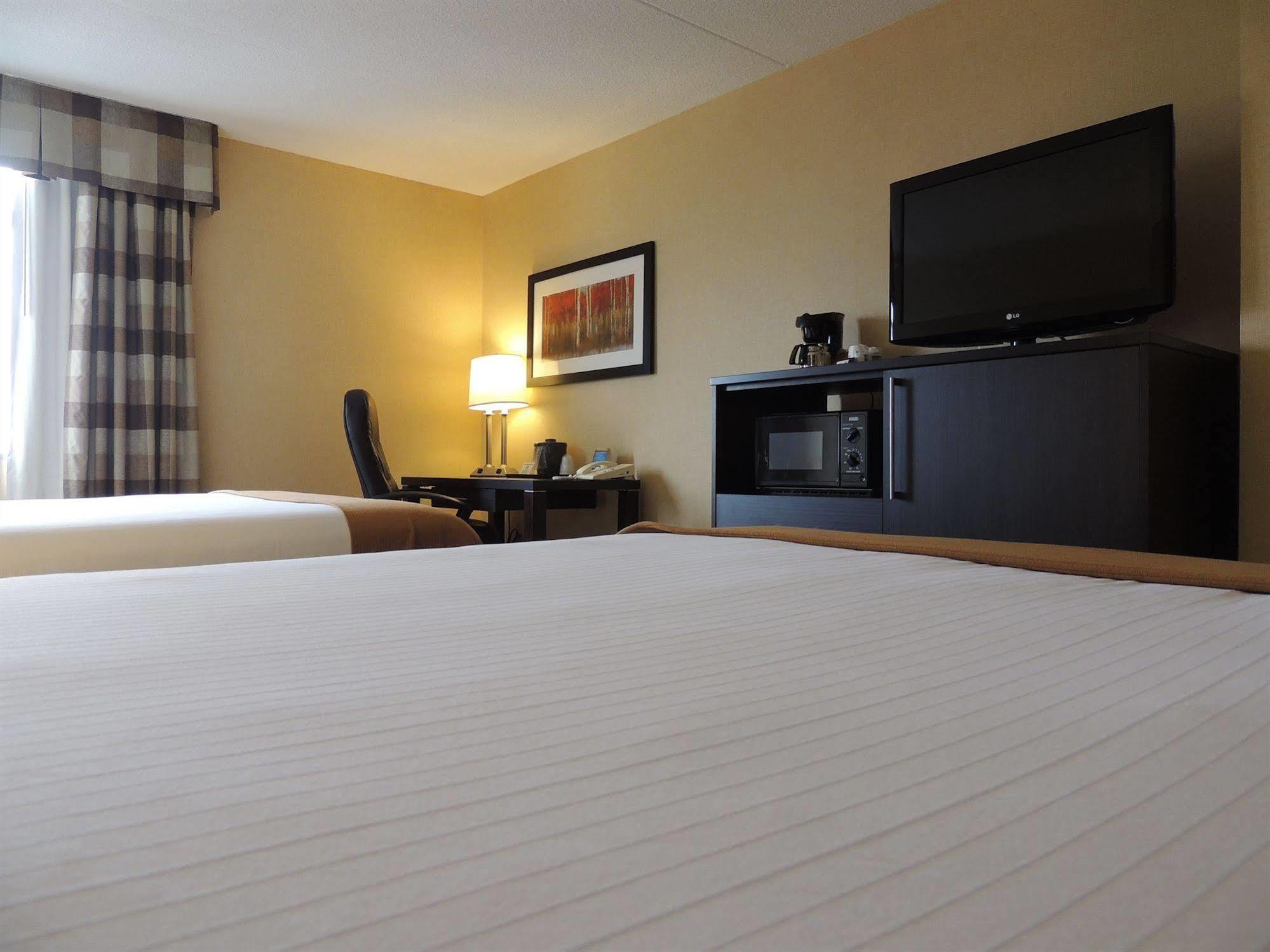 โฟร์ พอยต์ บาย เชอราตัน แฮมิลตัน - สโตนีย์ ครีก Hotel ฮามิลตัน ภายนอก รูปภาพ
