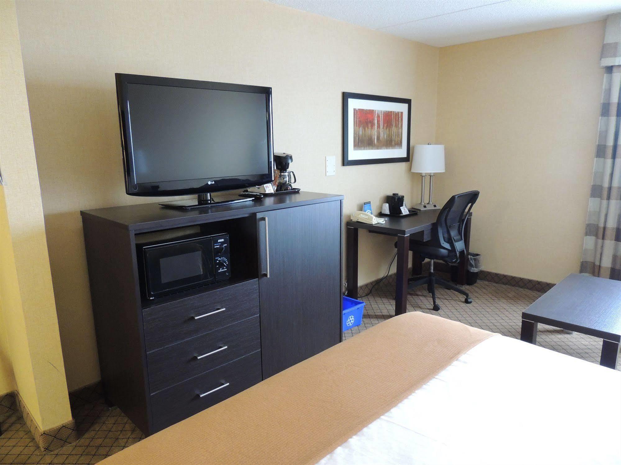 โฟร์ พอยต์ บาย เชอราตัน แฮมิลตัน - สโตนีย์ ครีก Hotel ฮามิลตัน ภายนอก รูปภาพ